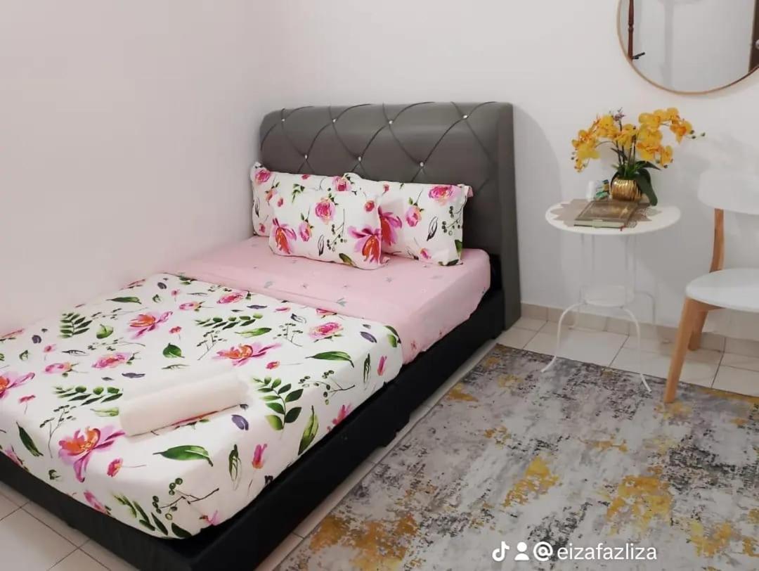 Fazlizasuite Homestay @ Teluk Kemang-Muslim Preferred Porto Dickson Exterior foto